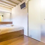 Moon Or Dama * Venice