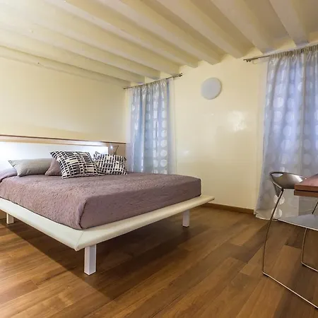 Apartment Moon Or Dama