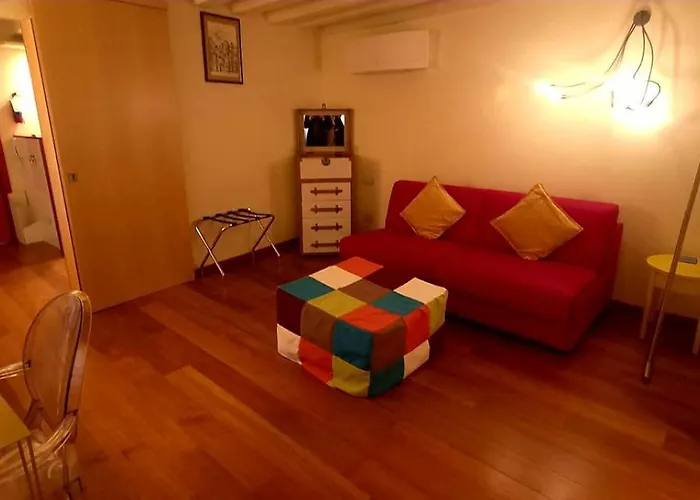 Moon Or Dama * Venezia